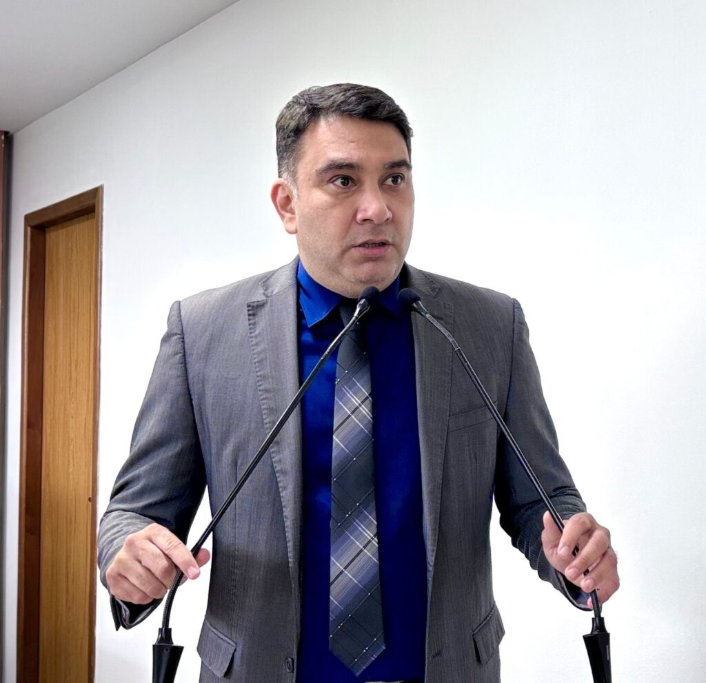 Samir Bestene defende ampliação do ensino de inglês para alunos do 4º e 5º ano da rede municipal