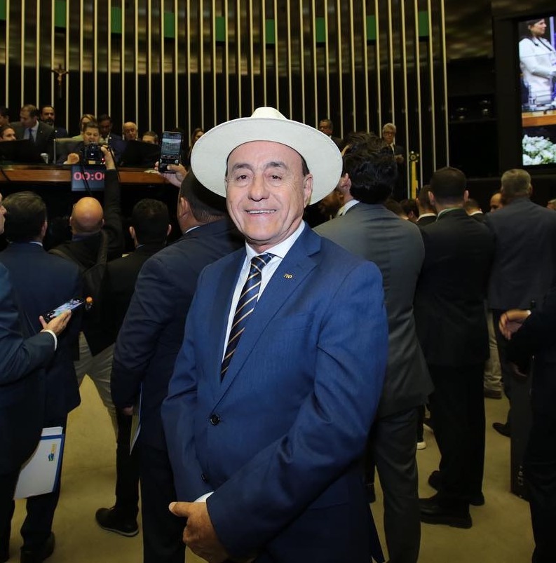 Prefeito Tião Bocalom participa da promulgação da PEC 66 e comemora avanço para o municipalismo