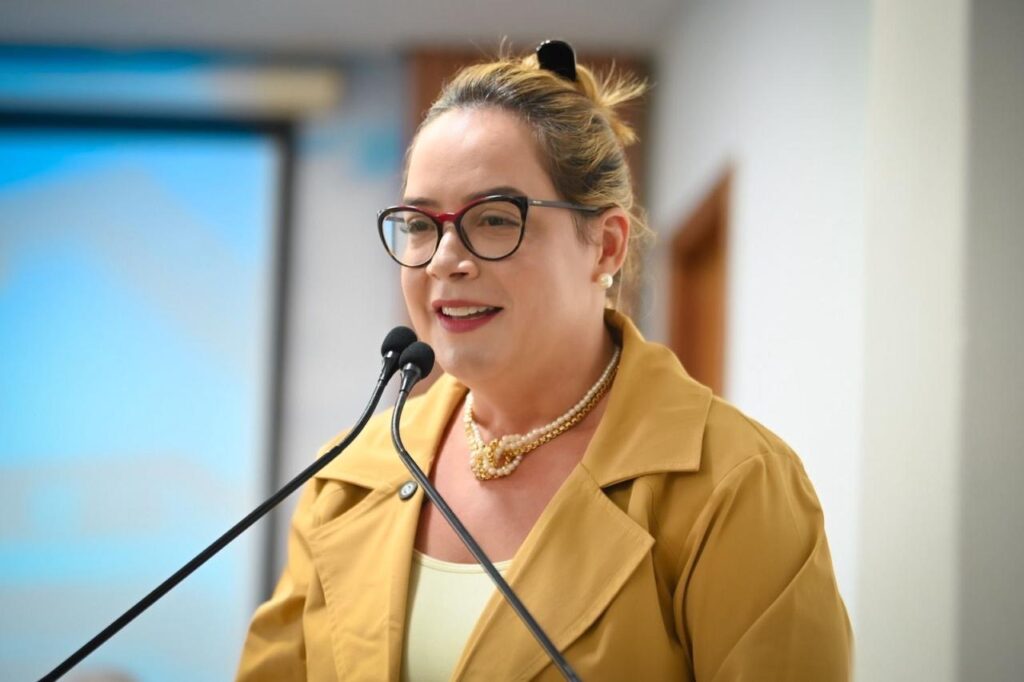 Lucilene Vale quer isenção de taxas em concursos públicos para pais e tutores da pessoa com TEA
